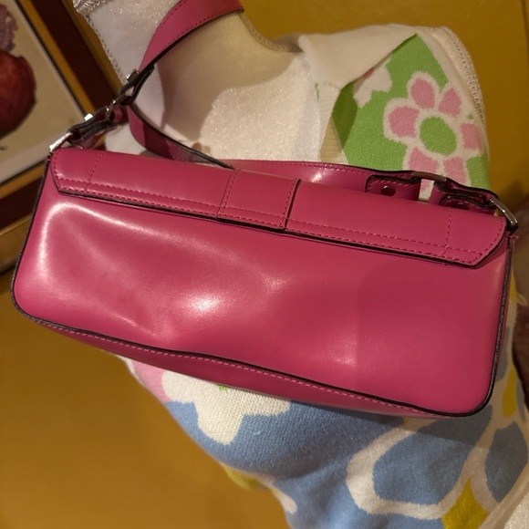Vibtage- Guess Y2K- Pink Purse/ Bag - Picture 5 of 8
